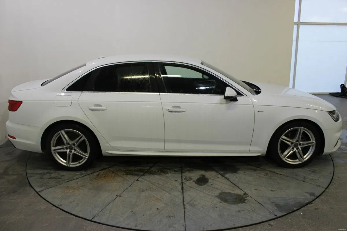 Audi A4 2.0TDI 150HP S tronic S Line AUTO - TENDER - Image 4