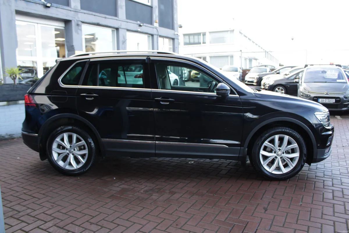 2.0 TDI 4 MOTION HIGHLINE 5DR ESTATE AUTO - Image 3