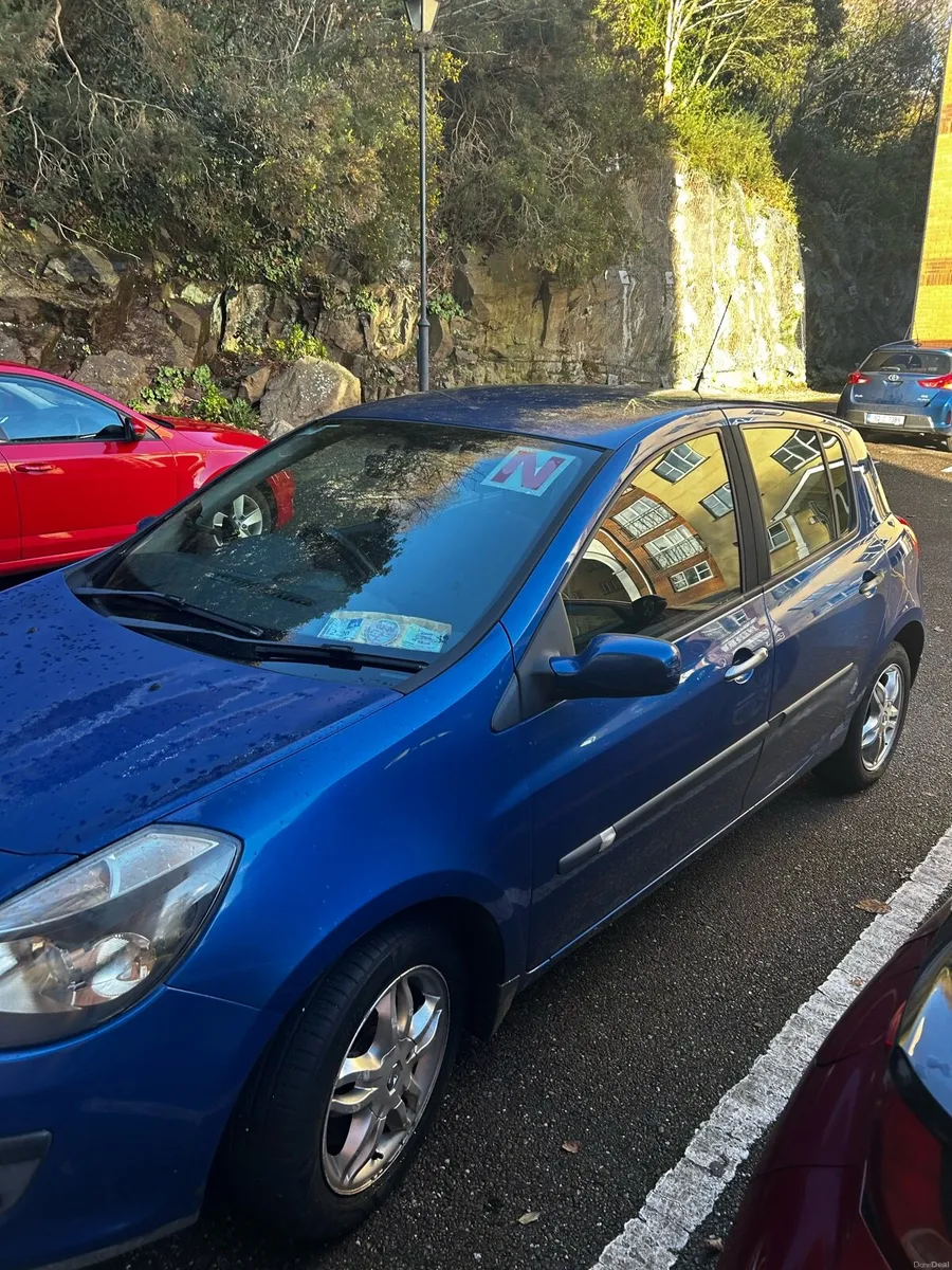 Blue Renault Clio - Image 1