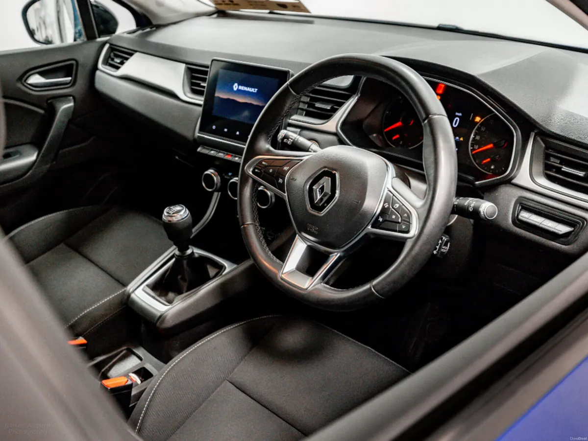 Renault Captur Iconic 1.5 Diesel 95HP - Image 2