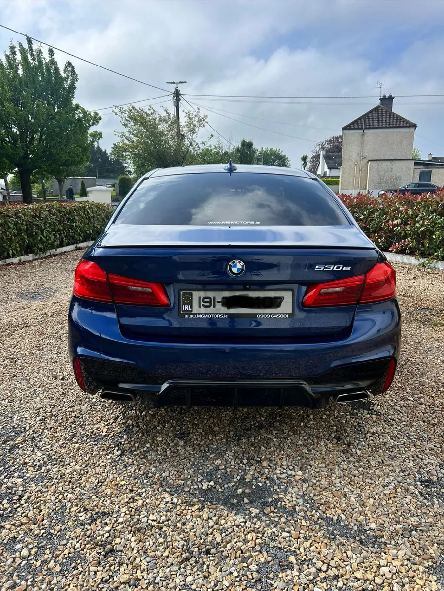 BMW 5-Series 2019 - Image 2