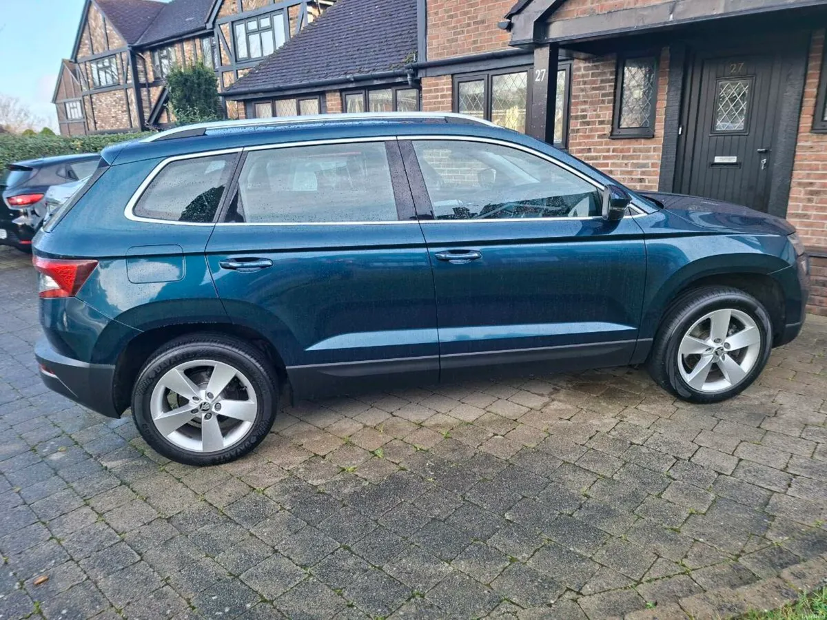 SKODA KAROQ 2.0 DIESEL AMBITION MODEL 2019 SUPERB - Image 2