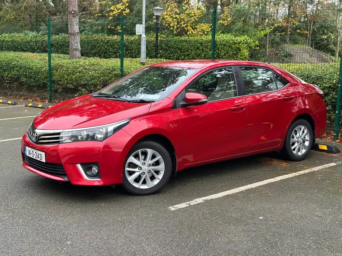 Toyota Corolla / automatic / low mileage / 2014 - Image 3