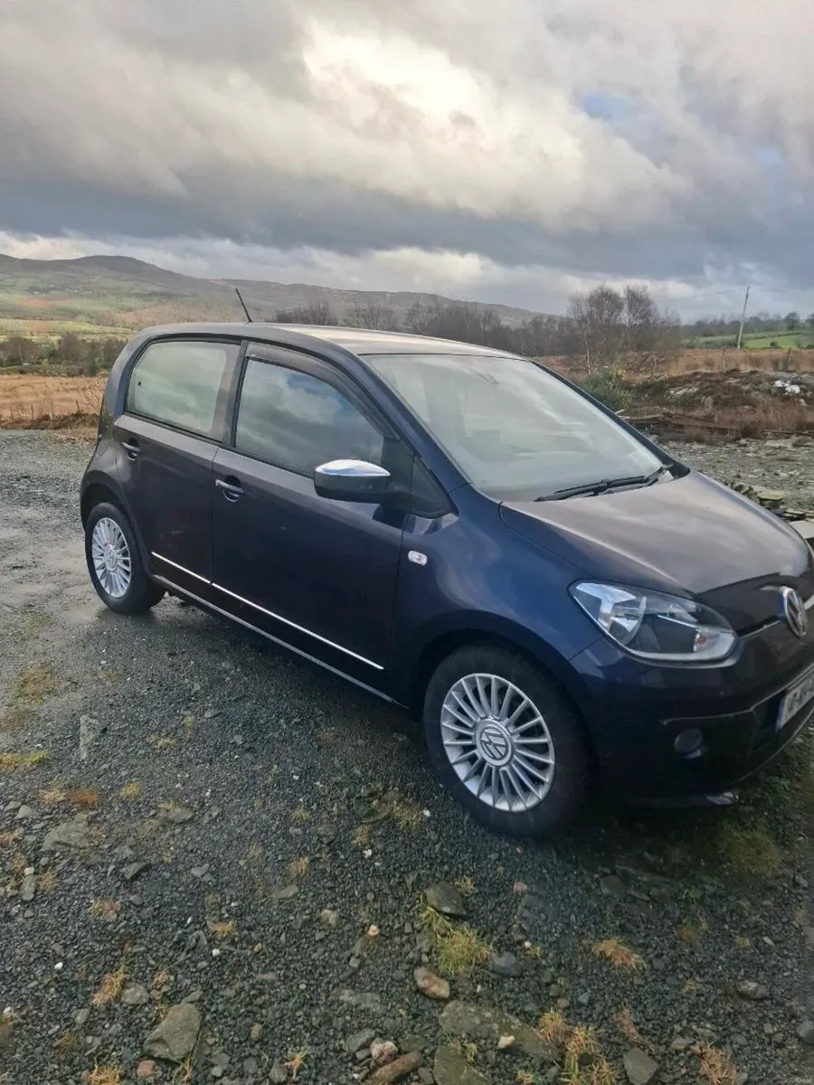 Volkswagen up! 2014 - Image 1