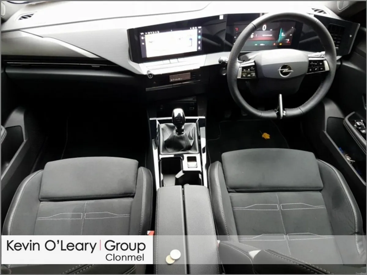 Opel Astra GS 1.2 Turbo 130PS 6 Speed - Image 3