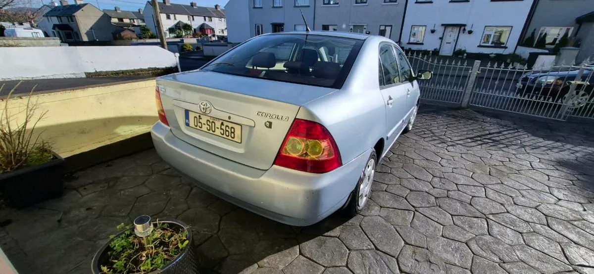 Toyota corolla - Image 4