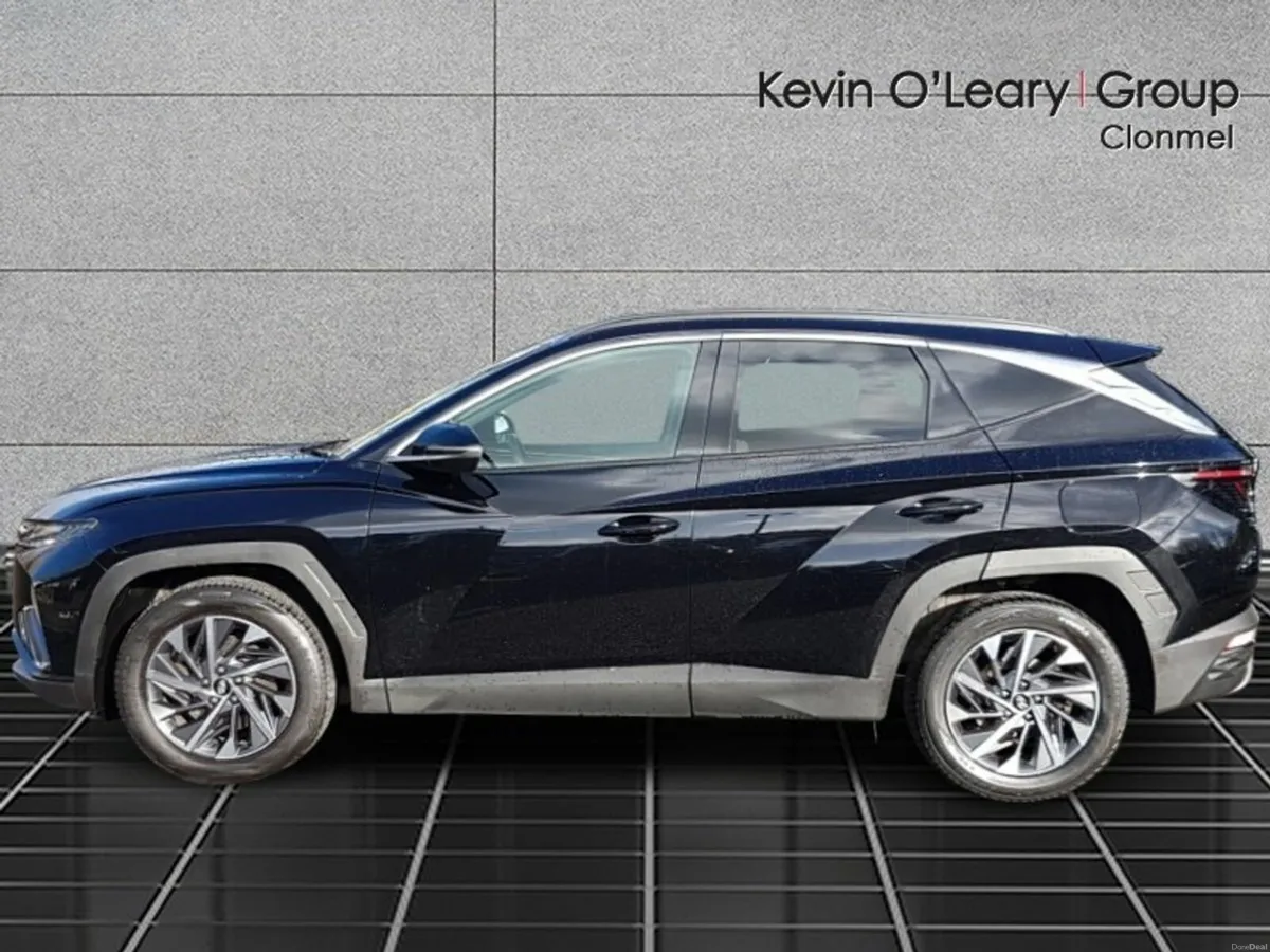 Hyundai Tucson 2WD Executive Plus - Image 6