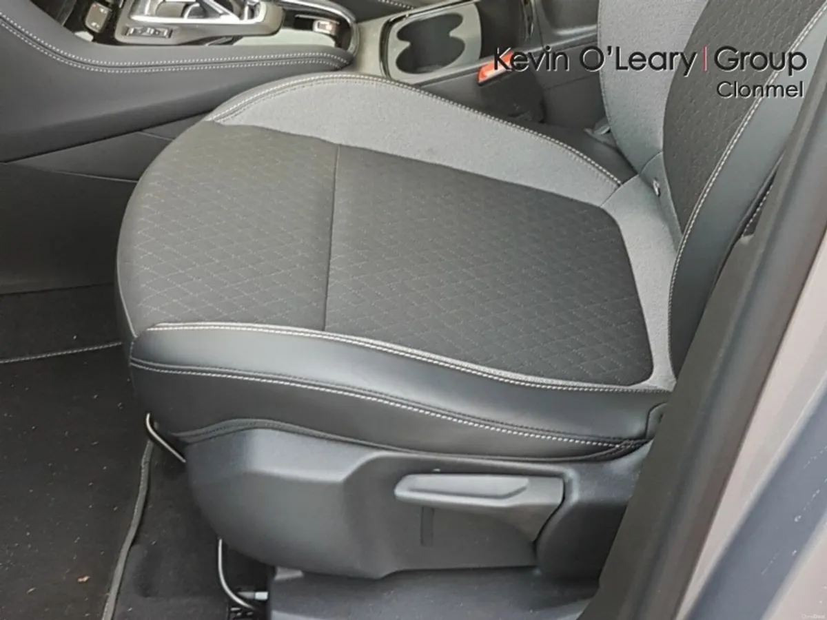 Opel Grandland Sri-1.2 130ps-pet-8spauto 4DR - Image 2