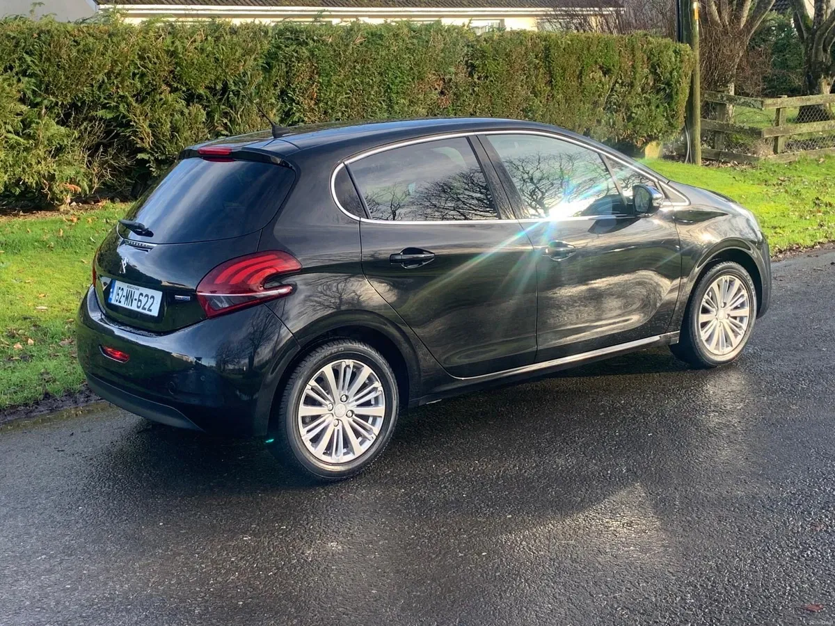 Peugeot 208 - Image 3