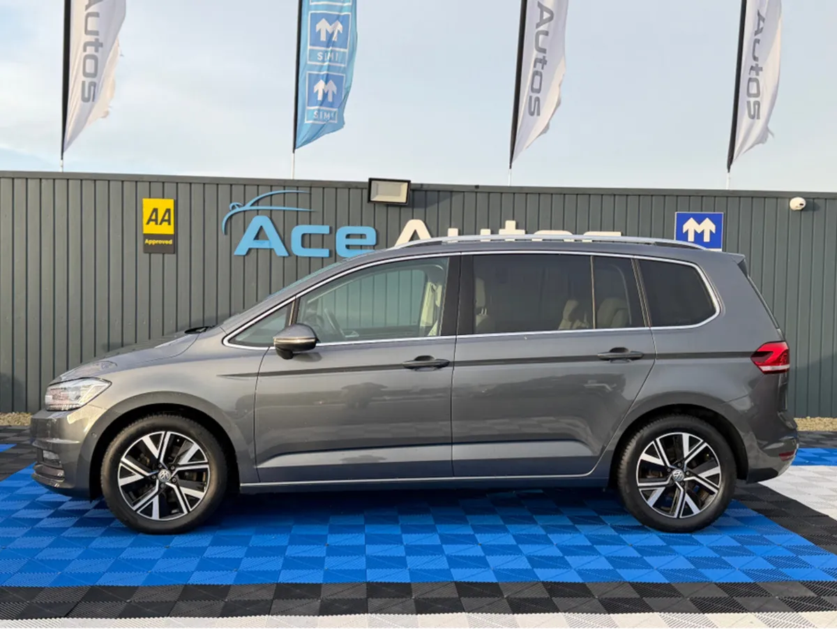 Volkswagen Touran HIGHLINE PREMIUM - 2.0L DIESEL - - Image 4