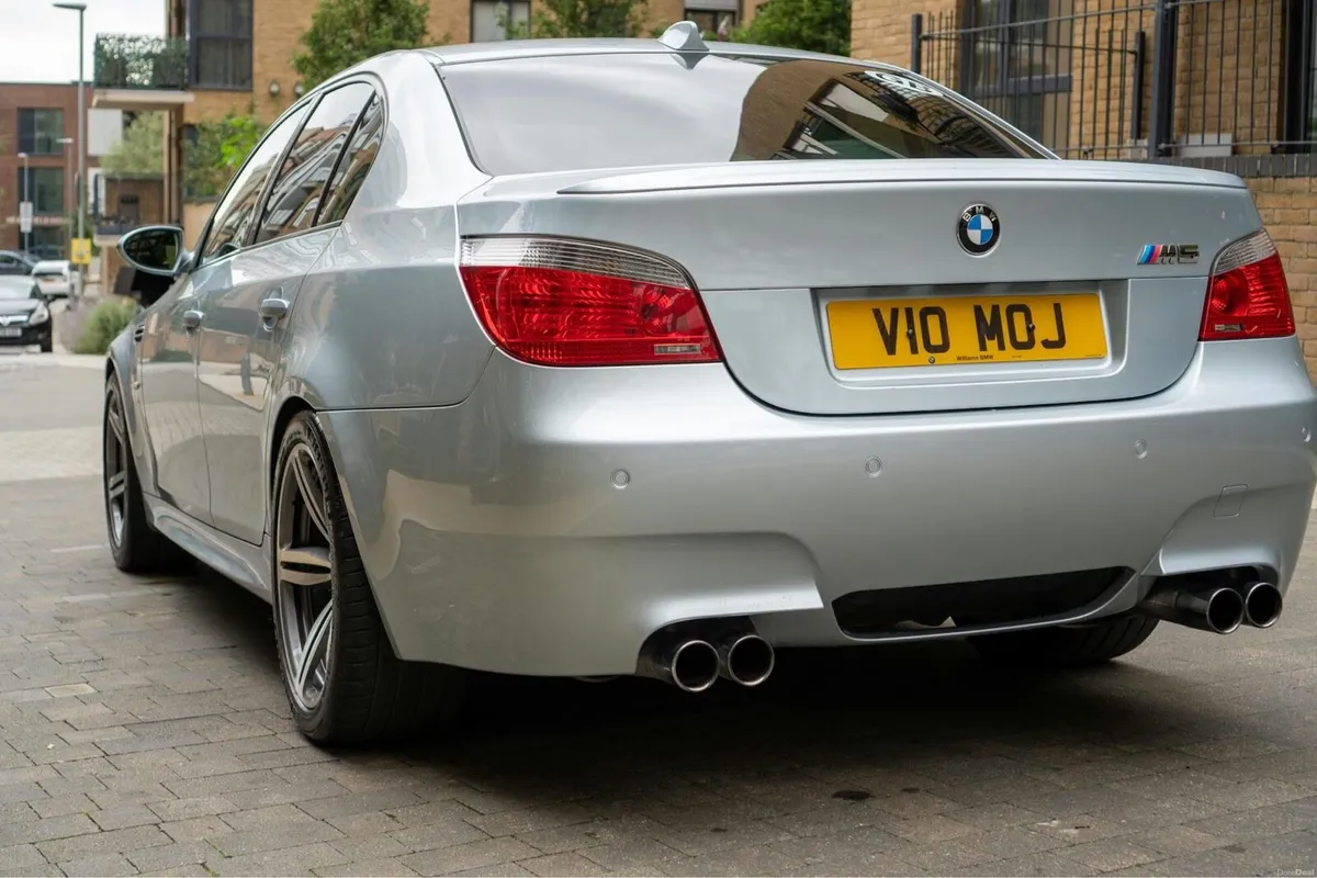 2006 BMW M5 E60 V10 Collectors Car - Image 4