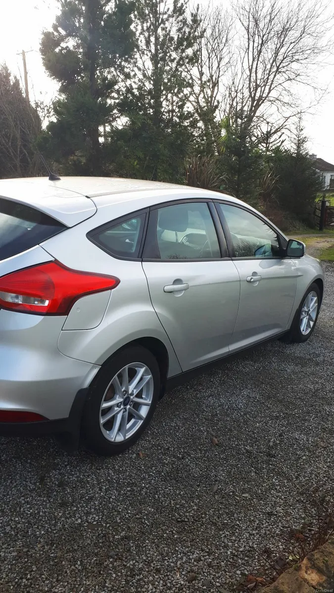 Ford Focus Style 1.6 TDCI 2015 - Image 3