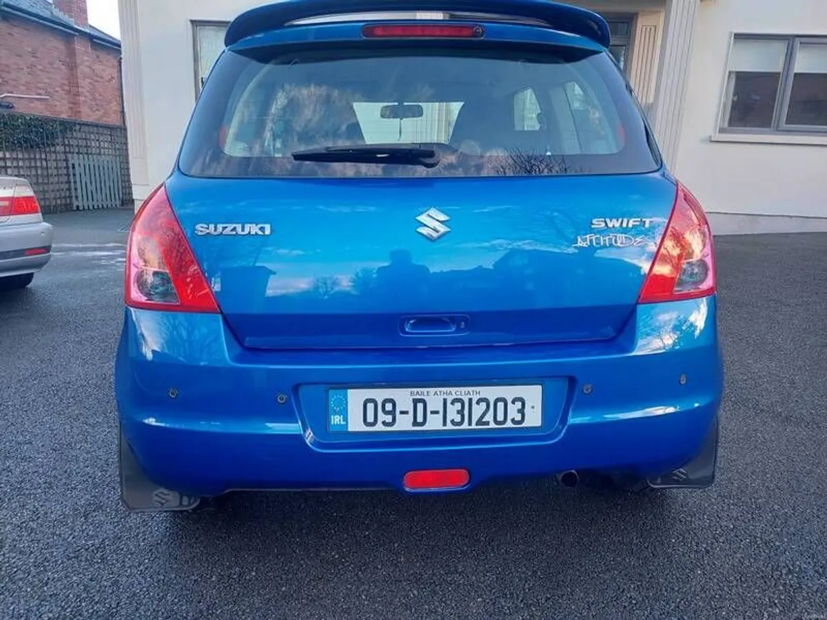 2009 Suzuki Swift - Image 2