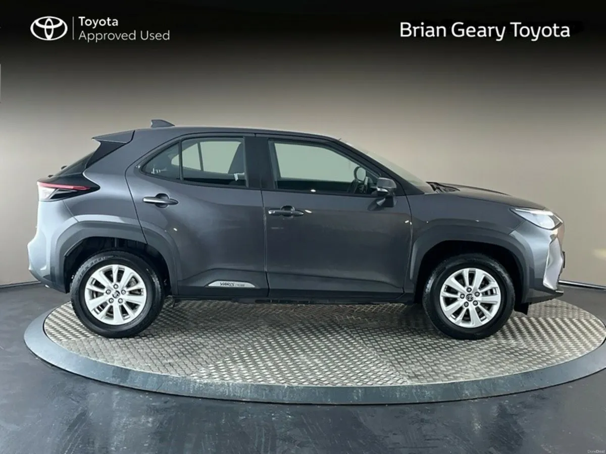 Toyota Yaris Cross HYBRID LUNA - Image 3