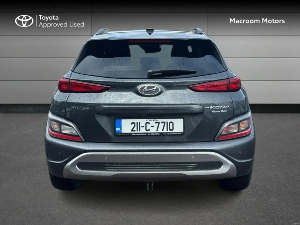 Hyundai KONA KAUAI PETROL TWO - TONE ROOF 5DR EXEC - Image 4