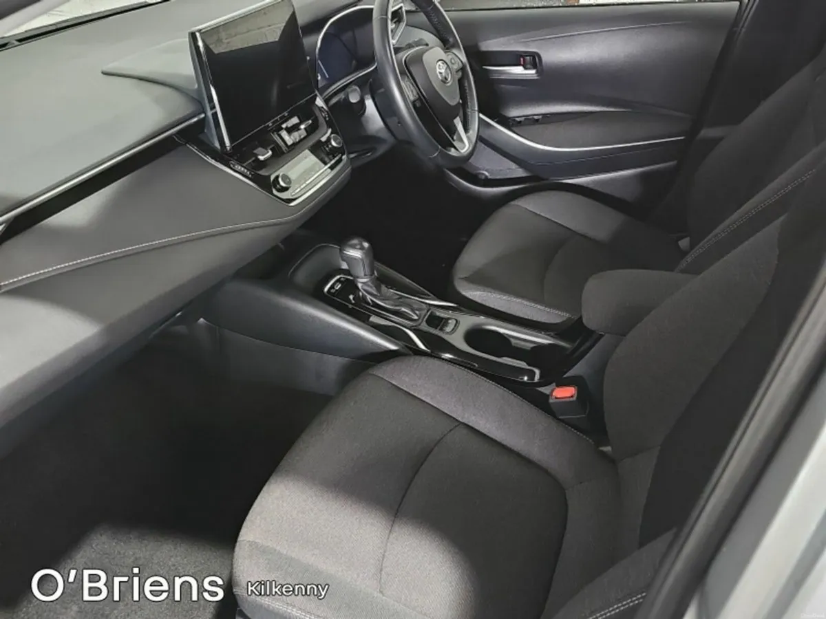 Toyota Corolla 1.8 Hybrid Luna Saloon - Image 4