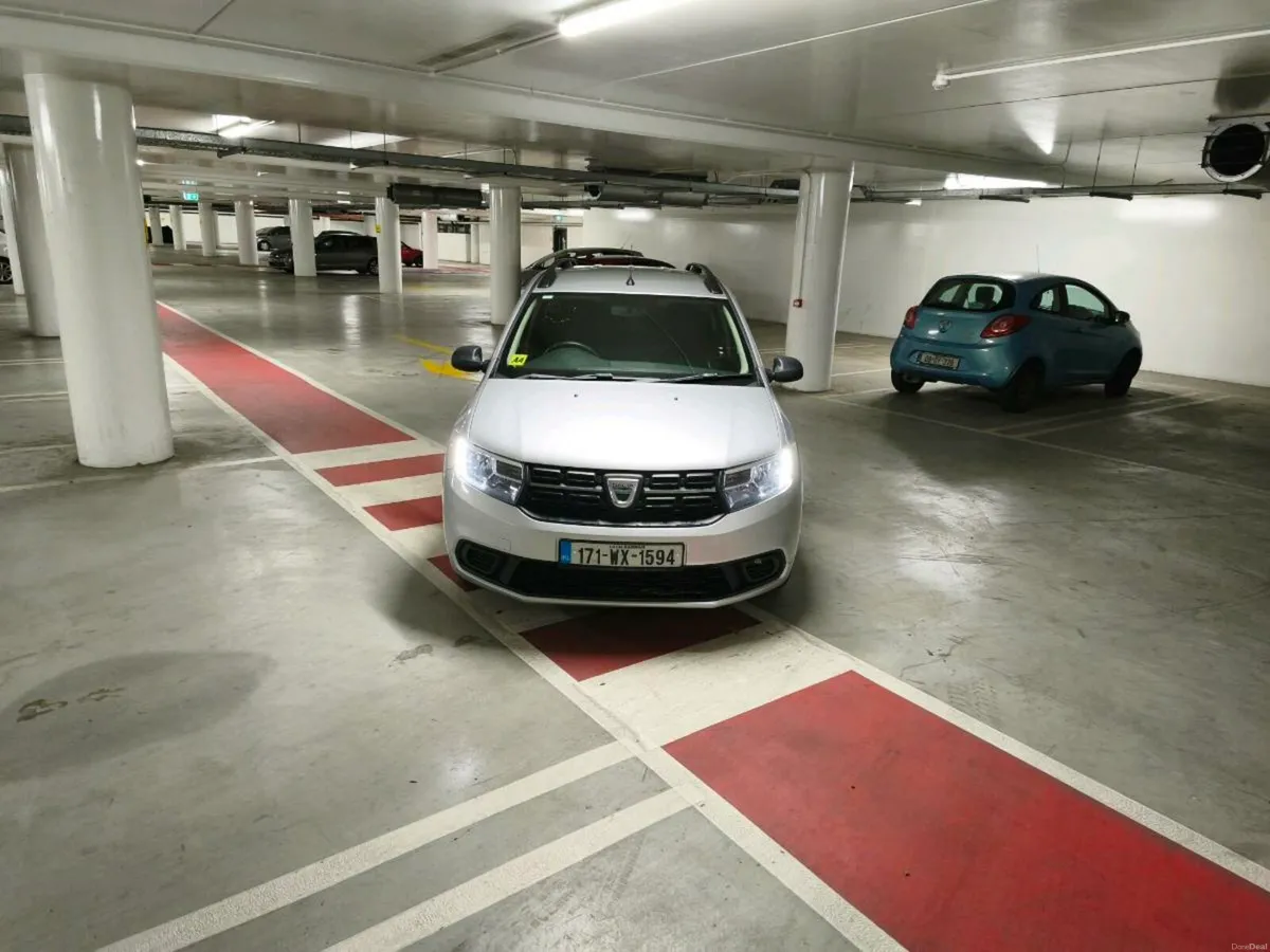 Dacia Logan very low km - Image 3