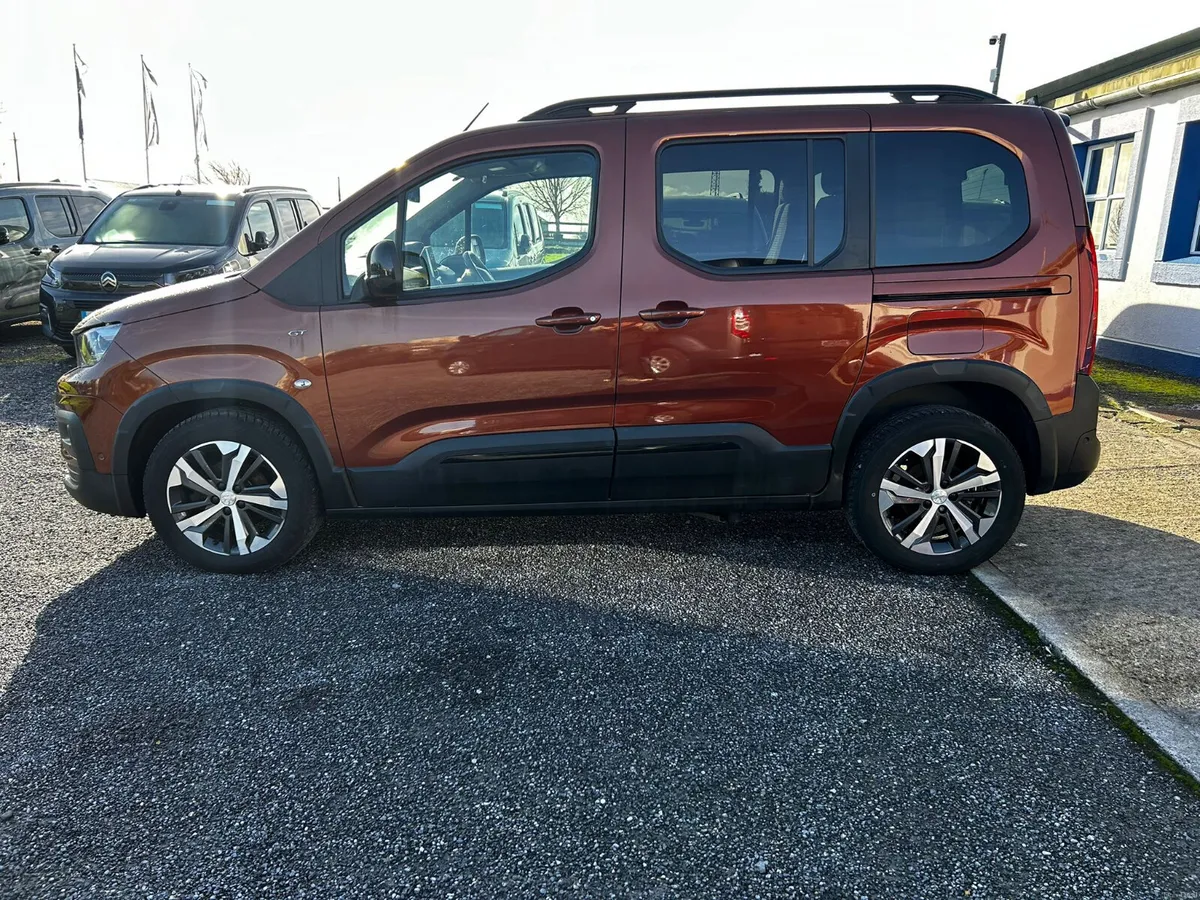 Wheelchair Car - Image 4