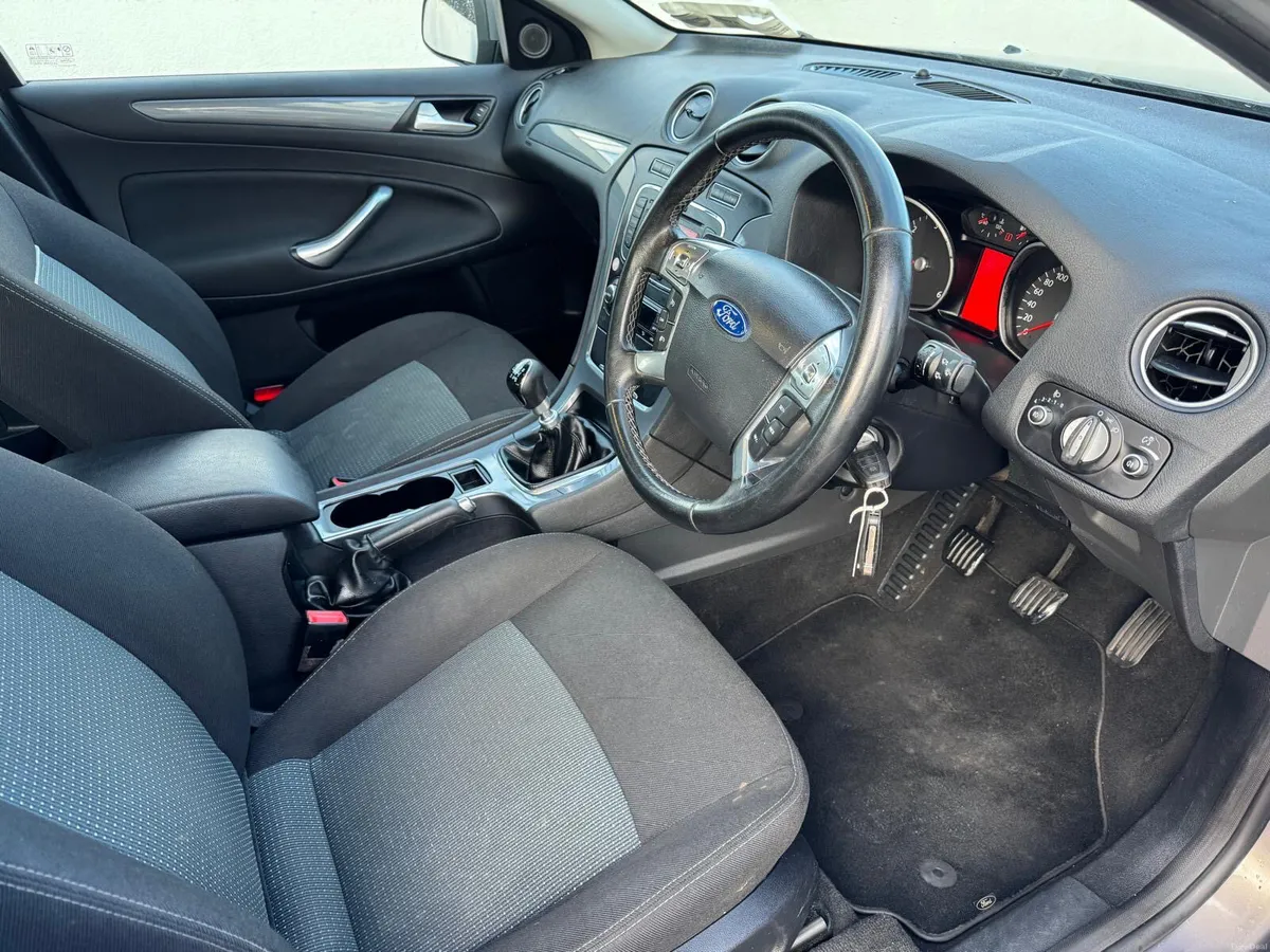 Ford Mondeo 1.6 ZETEC 2014 LOW KMS - Image 2