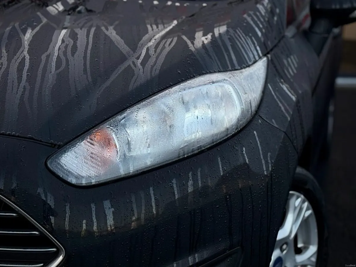 Ford Fiesta MCA Zetec // LOW KM'S // SAME DAY FINA - Image 2