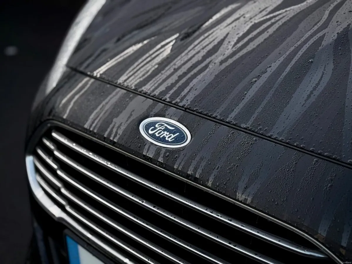 Ford Fiesta MCA Zetec // LOW KM'S // SAME DAY FINA - Image 3