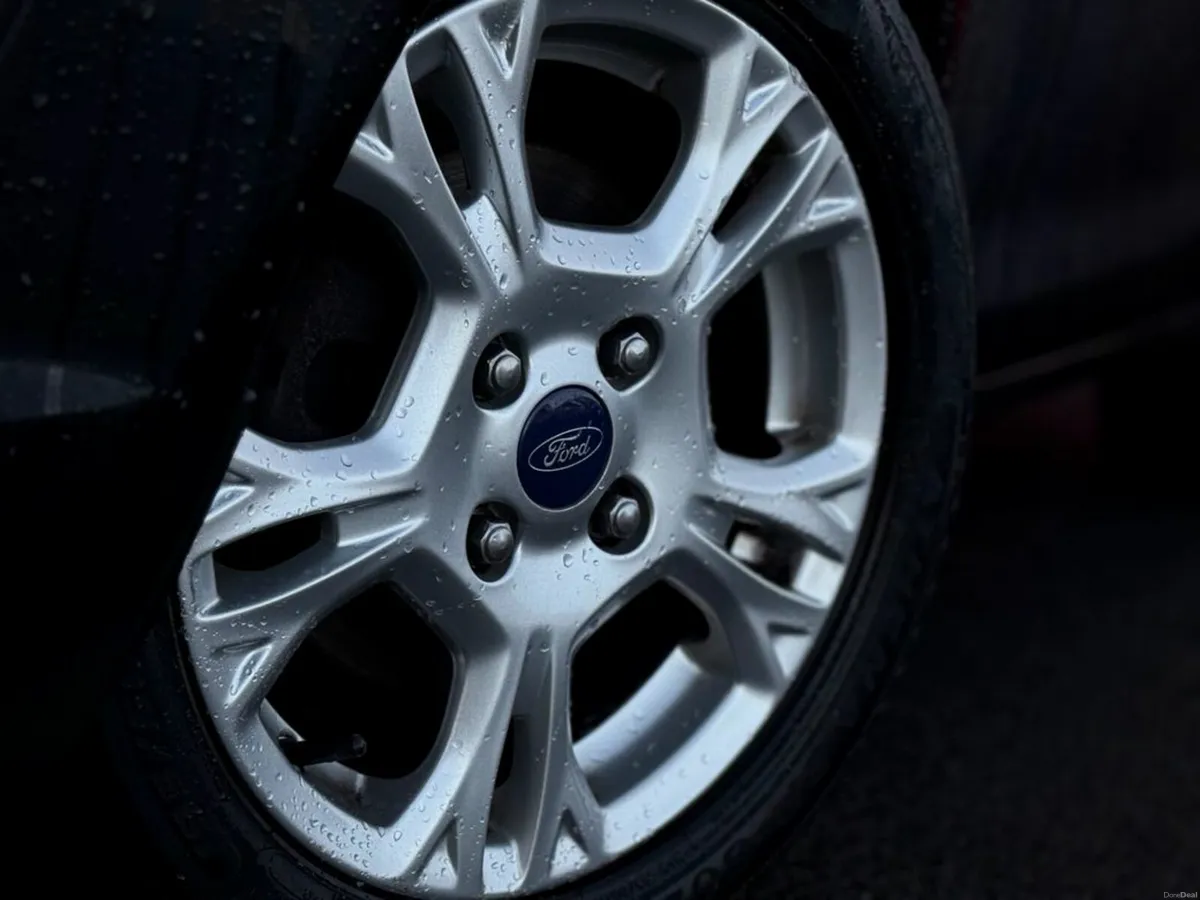 Ford Fiesta MCA Zetec // LOW KM'S // SAME DAY FINA - Image 4