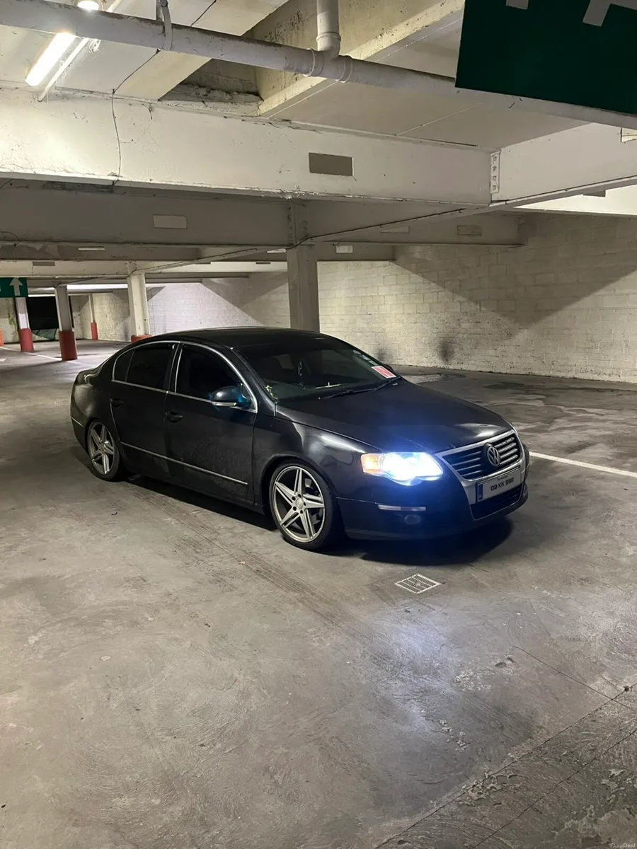 2009 2.0 Litre Passat - Image 1