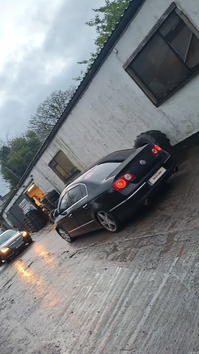 2009 2.0 Litre Passat - Image 2