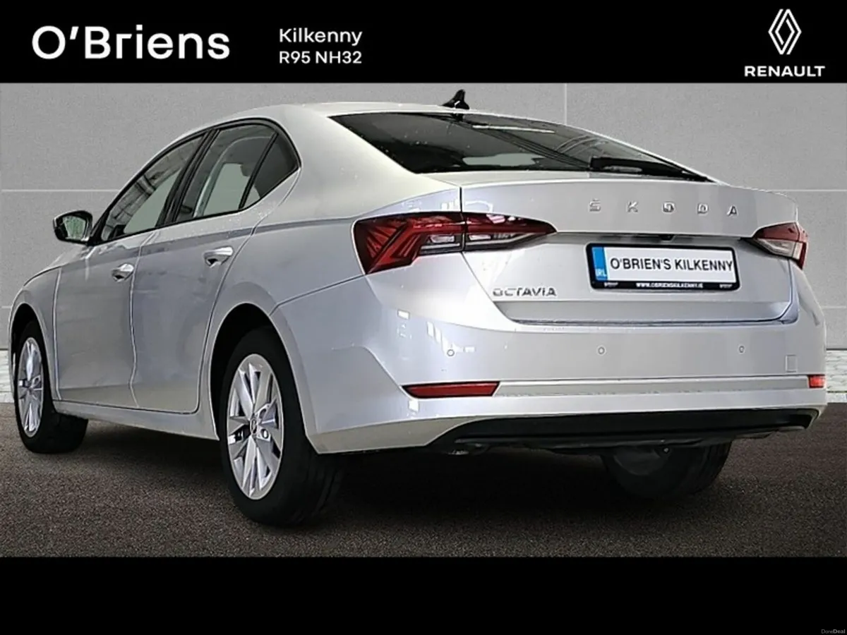 Skoda Octavia AMBITION 2.0 TDI 115 BHP 4DR *1 OWNE - Image 3