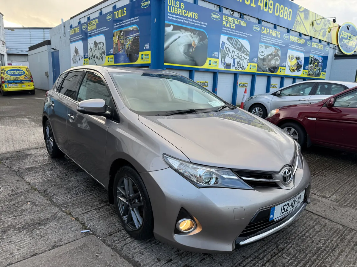 Toyota Auris 2015 - Image 4