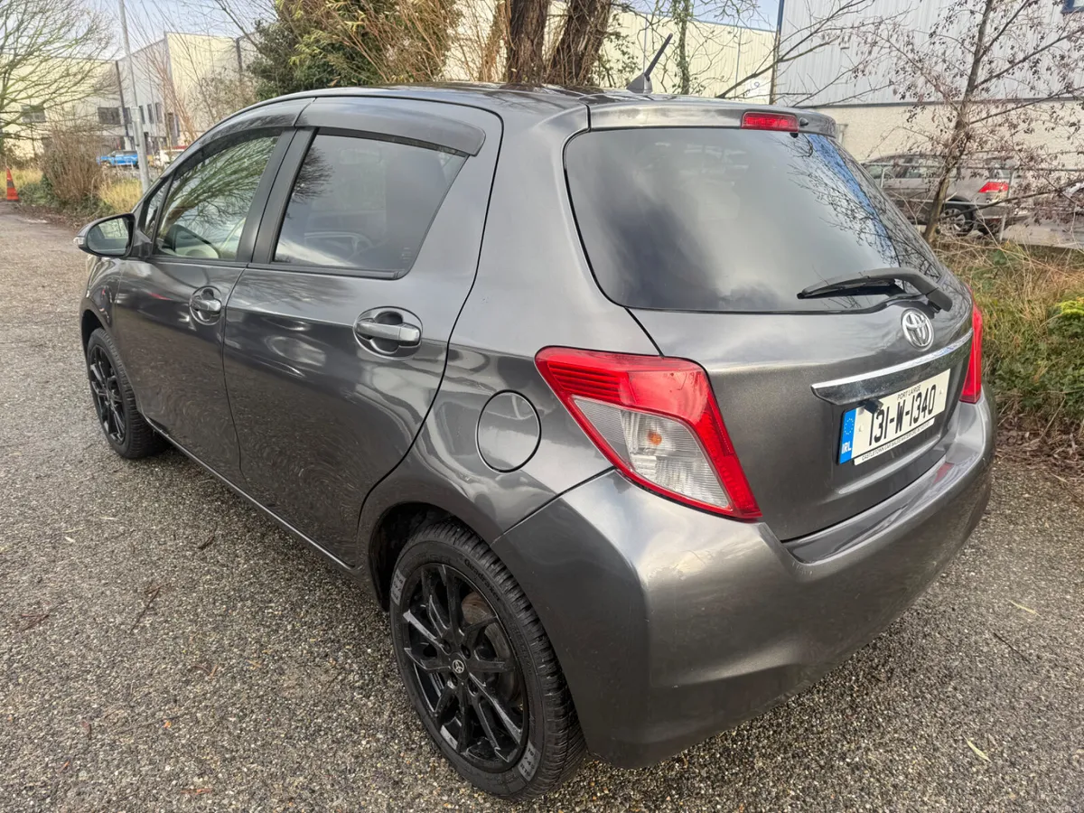 Toyota Vitz,Yaris 2013 - Image 4
