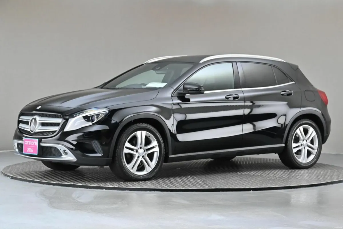 Mercedes-Benz GLA GLA 180 **HALF LEATHER**REVERSE - Image 3