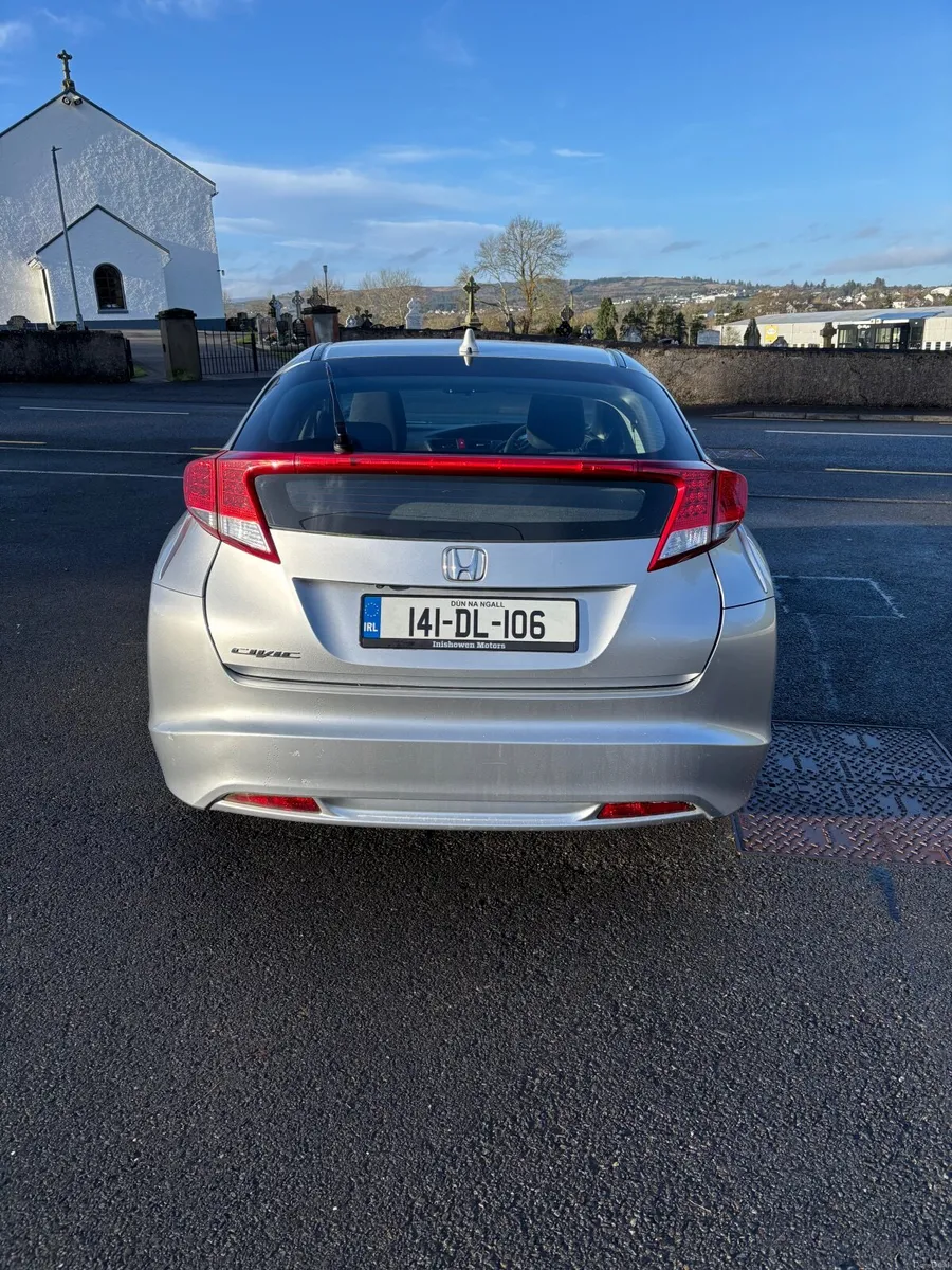 Honda Civic 2014 - Image 2