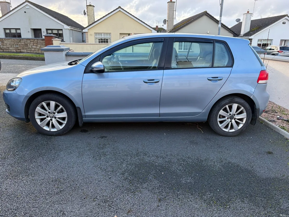11 Volkswagen Golf 1.6 Diesel - Image 2