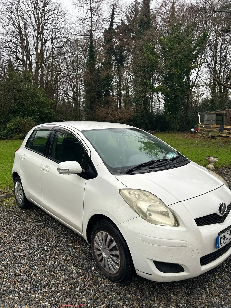 Toyota Yaris Vitz - Image 2