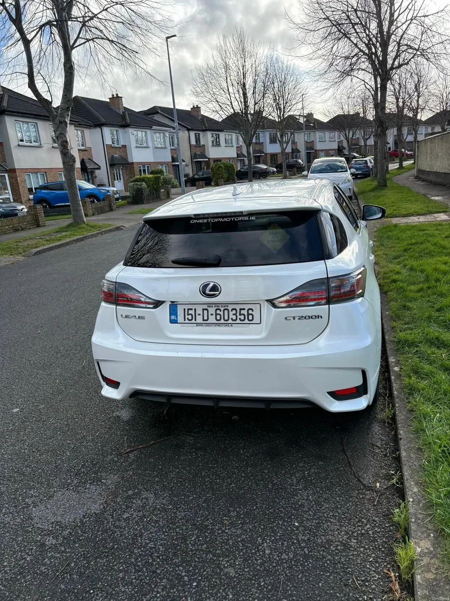 Lexus CT 2015 - Image 2