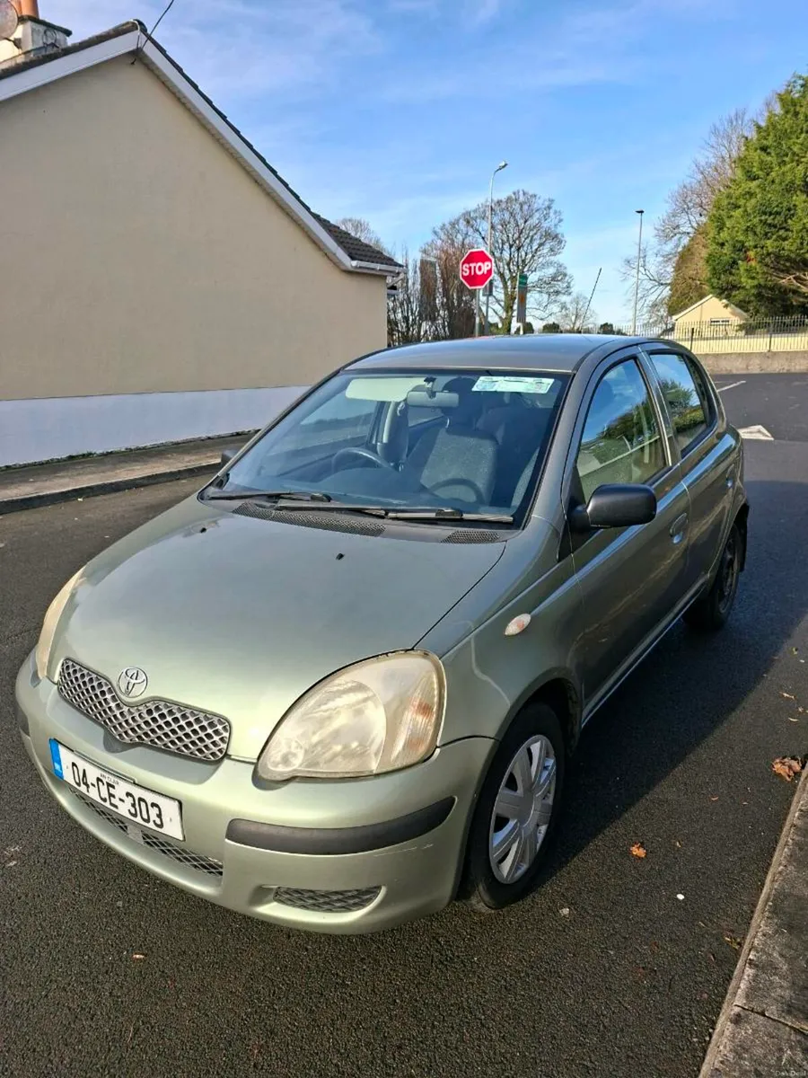 TOYOTA YARIS 2004 - Image 2
