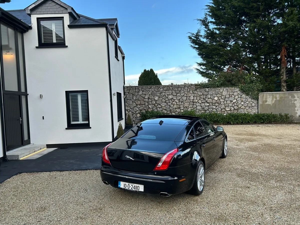 Beautiful Jag XJ 3.0L Diesel - Image 4