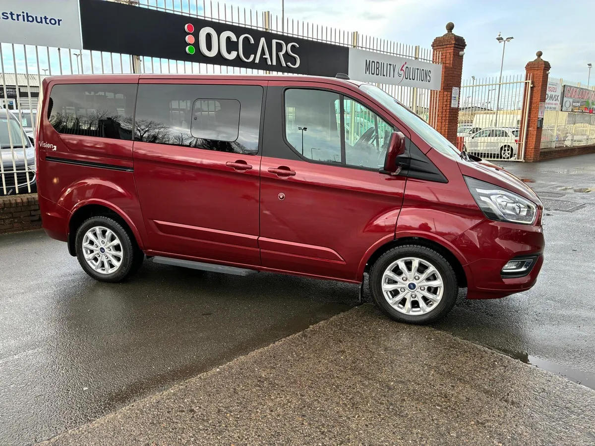 2023 Ford Tourneo Custom Vision - 5 seats + wc - Image 2
