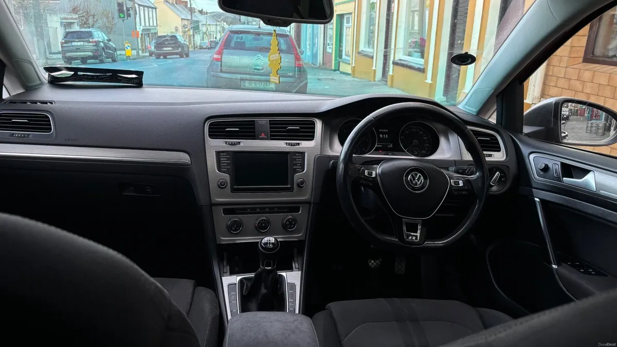 Volkswagen Golf 2016 - Image 2