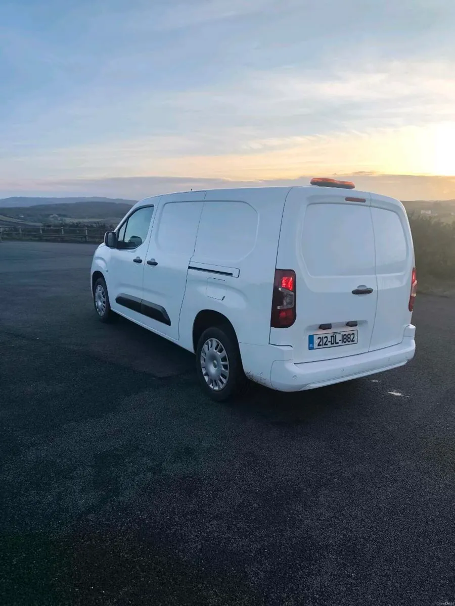 2021 vauxhall combo 2300 sportive - Image 3