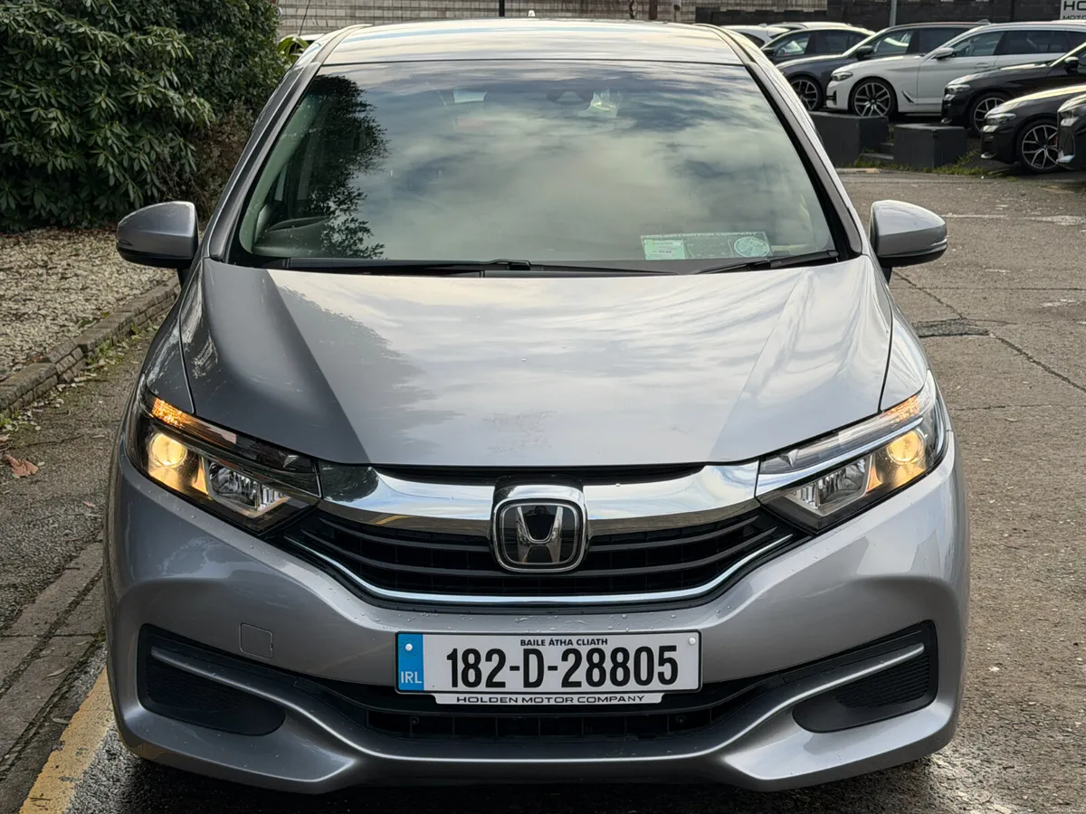 2018 Honda Shuttle..2 keys..cruise control - Image 4