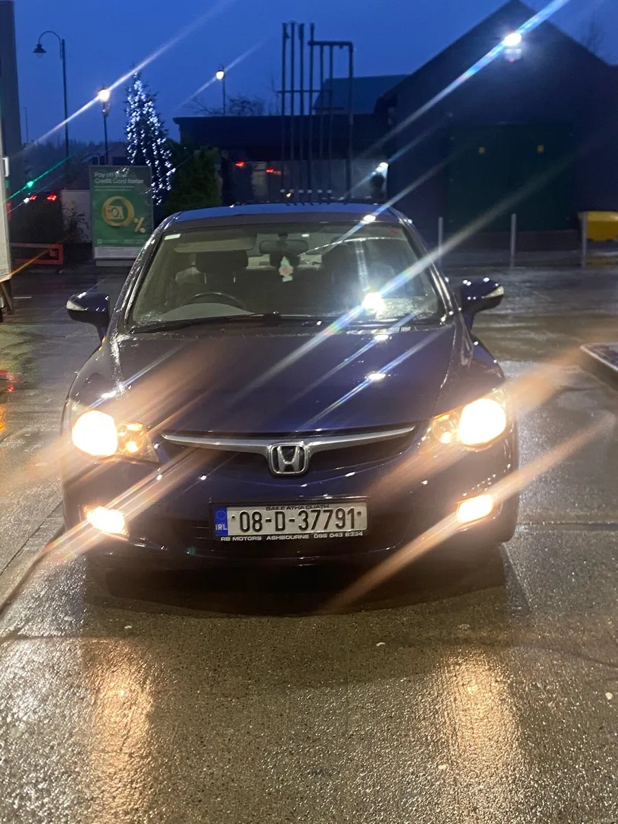 Honda Civic Hybrid - Image 2