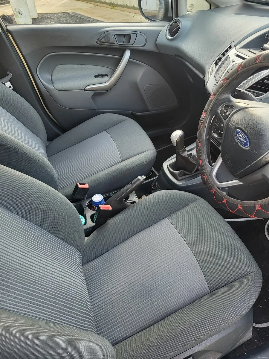 Ford Fiesta 2011 - Image 4
