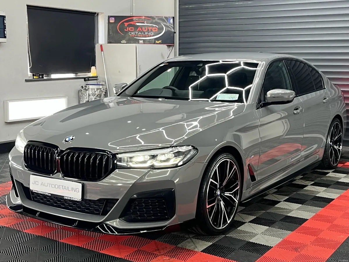 2022 BMW 520D Bernina Grey - Image 3