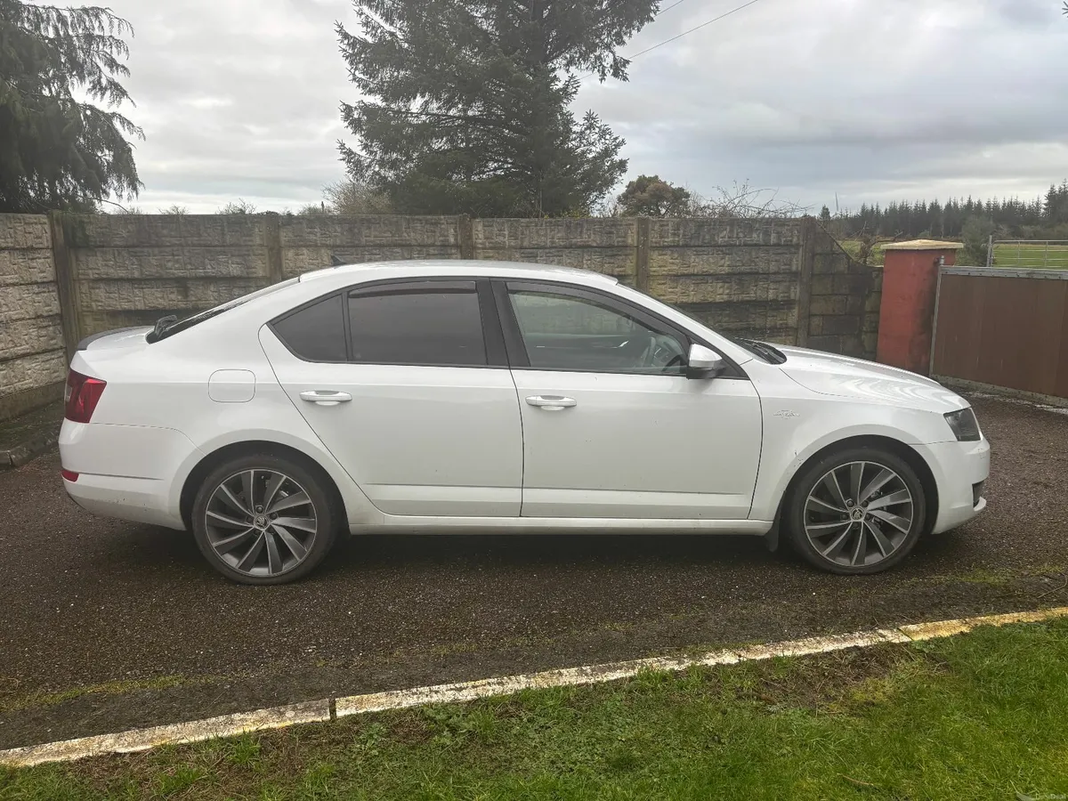 Automatic 2.0tdi L&K Skoda Octavia 2014 - Image 3
