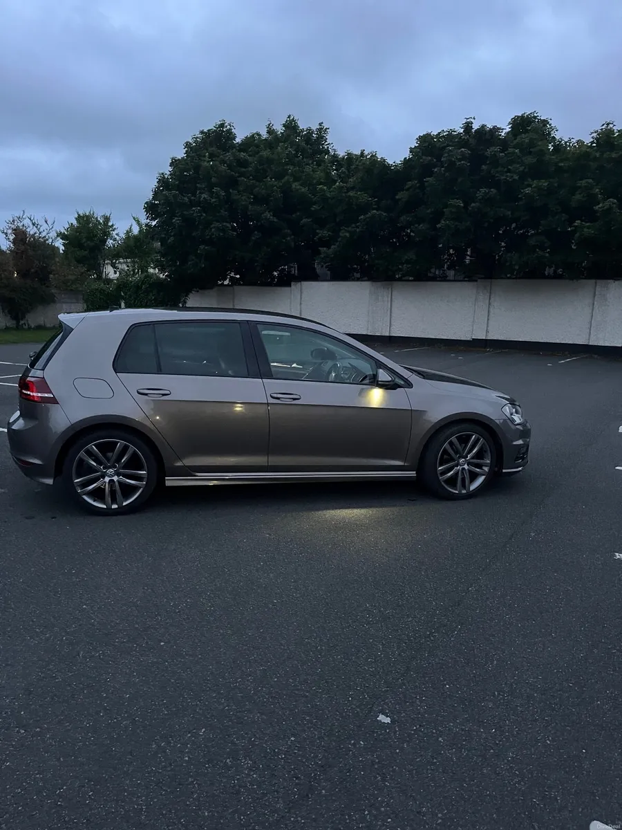 Volkswagen Golf 2017 1.6TDI R-Line - Image 4