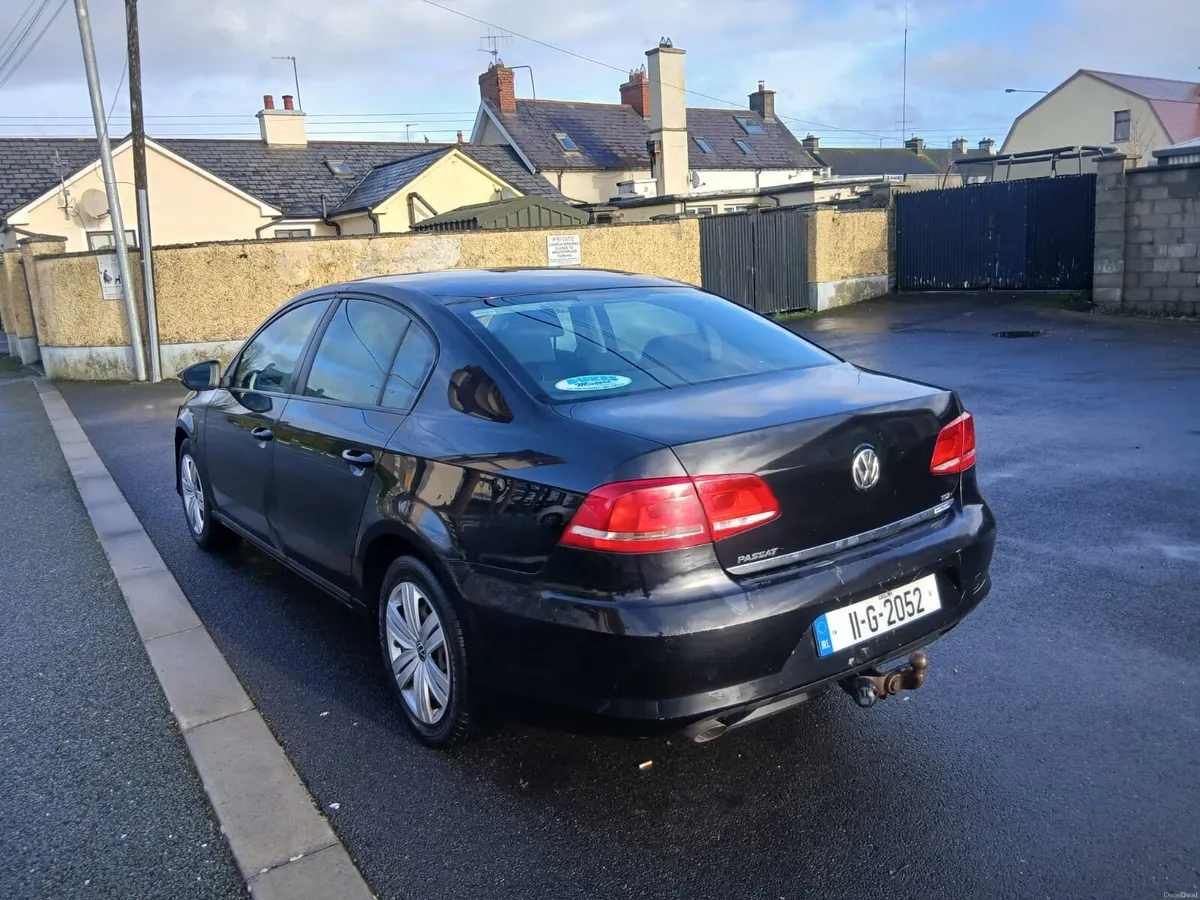 2011 Volkswagen Passat - Image 3