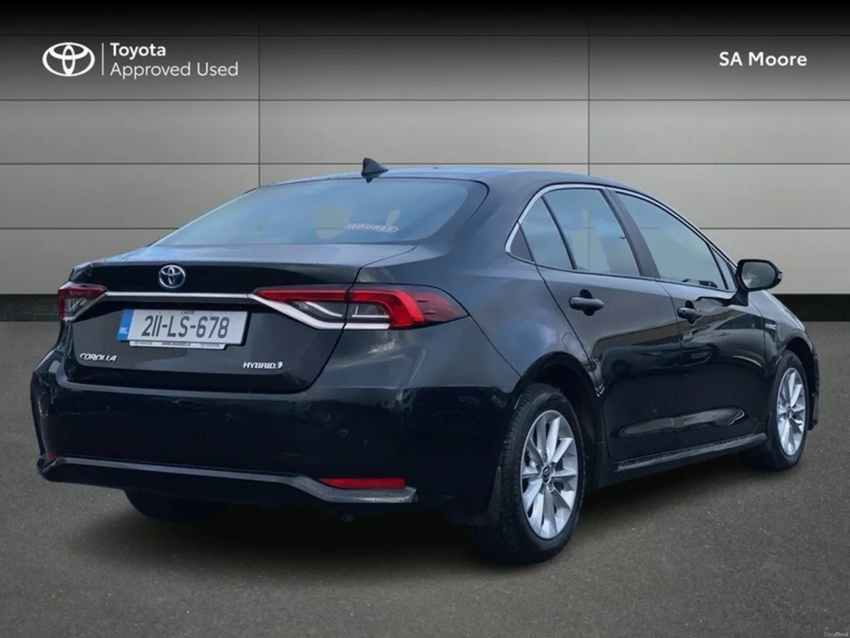 Toyota Corolla HYBRID LUNA SALOON - Image 2