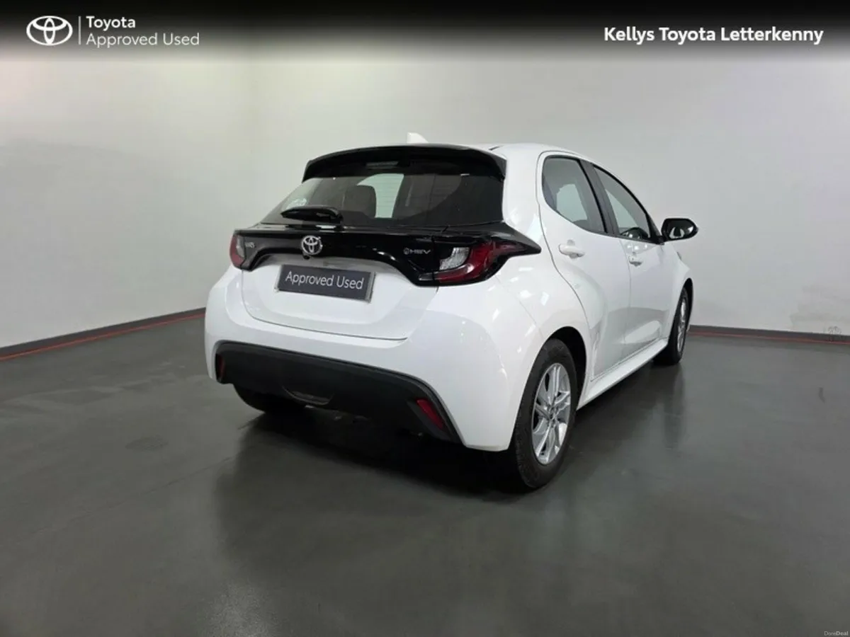 Toyota Yaris Yaris Hybrid 115 Luna - Image 2